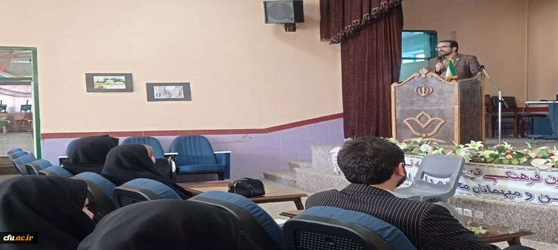  کارگاه راه های شادکامی با محوریت یوگای خنده در پردیس بنت الهدی صدر اردبیل