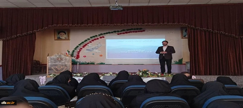  کارگاه راه های شادکامی با محوریت یوگای خنده در پردیس بنت الهدی صدر اردبیل