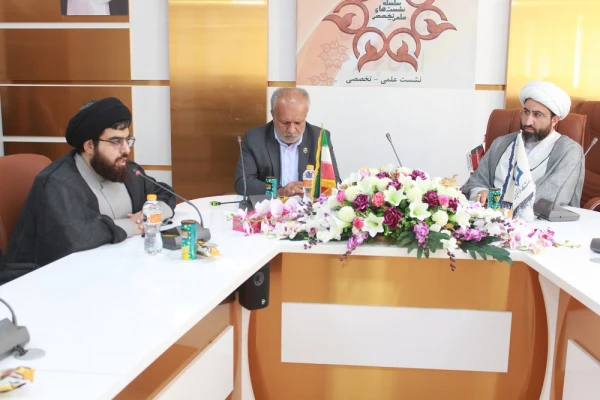 رئیس حوزه اسلامی دانشگاهیان کشور:
نظامنامه حوزه اسلامی دانشگاه فرهنگیان رونمایی می شود 8