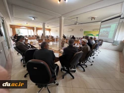 کرسی علمی ترویجی شاخصه های معلم تراز در اندیشه های مقام معظم رهبری 10