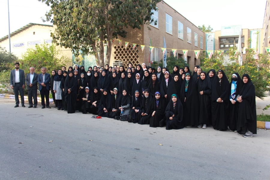 با حضور رئیس دانشگاه فرهنگیان استان بوشهر؛
دانشجومعلمان این دانشگاه به اردوی راهیان نور اعزام شدند 9