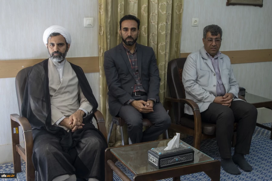 دیدار هیئت رئیسه دانشگاه فرهنگیان یزد با نماینده ولی فقیه و امام جمعه یزد
 3