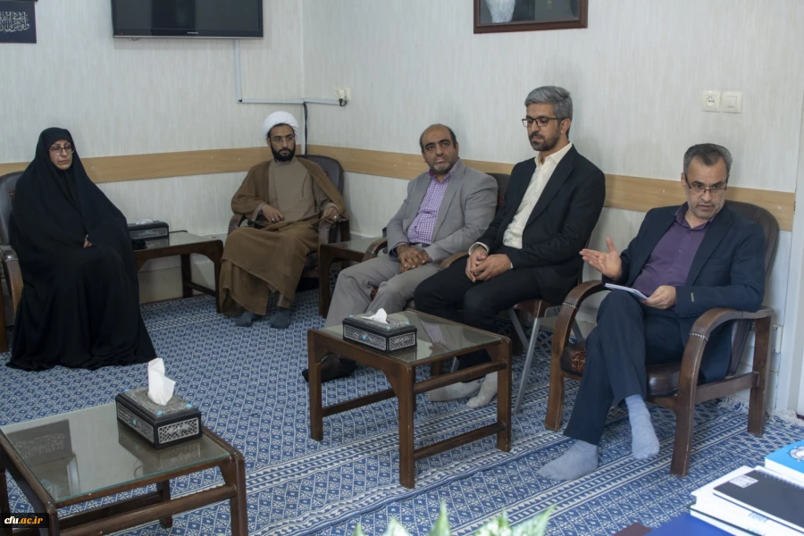 دیدار هیئت رئیسه دانشگاه فرهنگیان یزد با نماینده ولی فقیه و امام جمعه یزد
 4