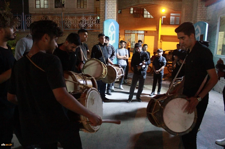 
برای نخستین بار در دانشگاه فرهنگیان استان بوشهر؛
آئین سینه زنی سنتی بوشهری با حضور یکی از مداحان برجسته استان برگزار شد 2