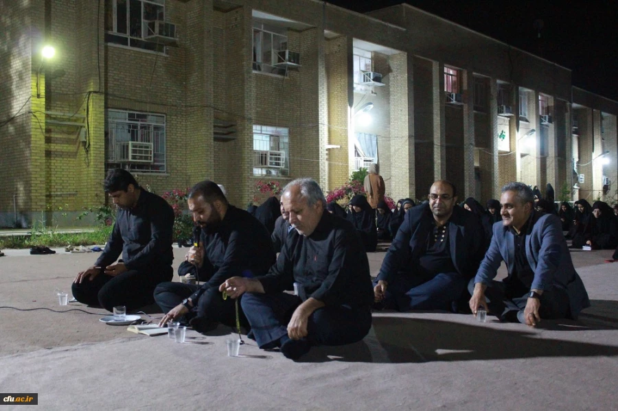 
برای نخستین بار در دانشگاه فرهنگیان استان بوشهر؛
آئین سینه زنی سنتی بوشهری با حضور یکی از مداحان برجسته استان برگزار شد 15