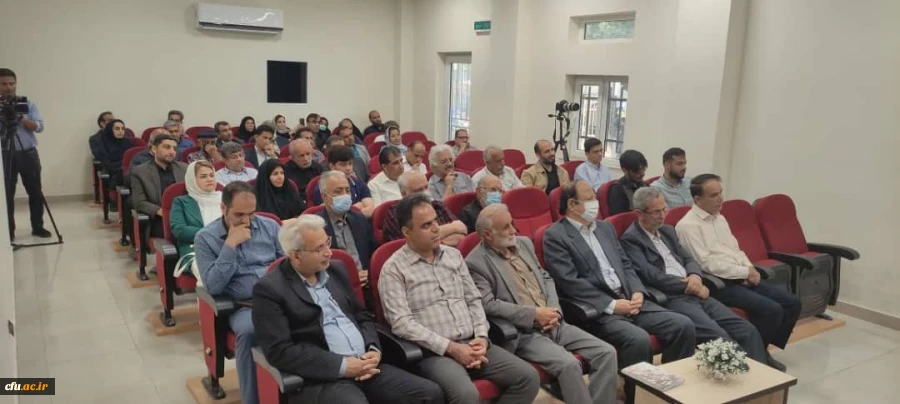 
به کوشش استاد دانشگاه فرهنگیان استان بوشهر؛
کتاب اشعار علامه سید عبدالله بلادی بوشهری رونمایی شد 4