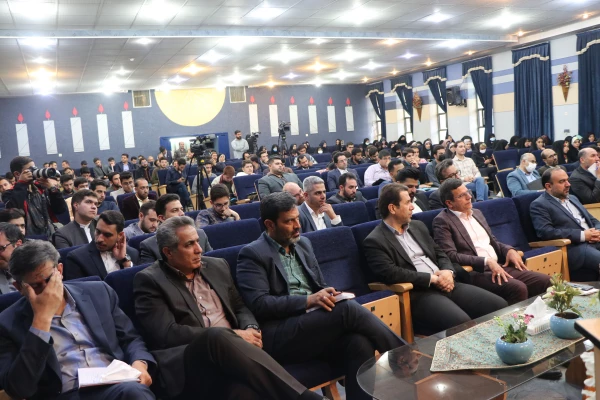 دیدار تشکل های دانشجویی دانشگاههای استان اصفهان با حضور استاندار استان اصفهان به میزبانی دانشگاه فرهنگیان استان اصفهان 6