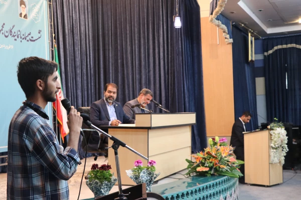 دیدار تشکل های دانشجویی دانشگاههای استان اصفهان با حضور استاندار استان اصفهان به میزبانی دانشگاه فرهنگیان استان اصفهان 8