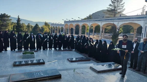 برگزاری ضیافت شهدا (اردوی زیارتی در گلزار شهدای خرم آباد) 2