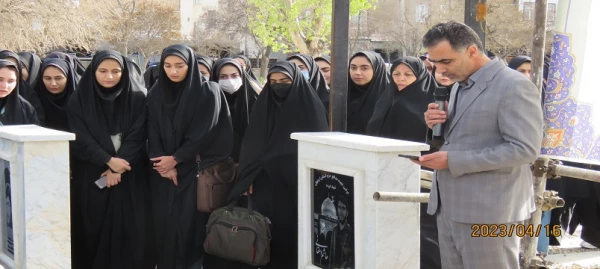 مراسم غبار روبی و عطرافشانی مزار شهدای استان اردبیل