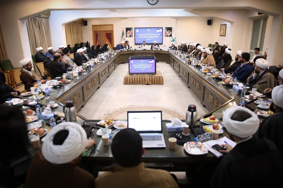 رشد و توسعه کشور از مسیر تربیت معلم و آموزش و پرورش 3