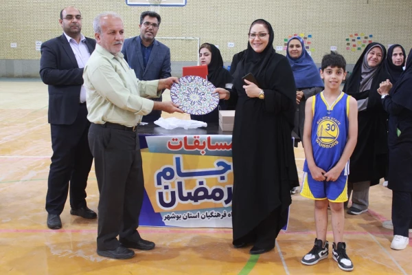 در دانشگاه فرهنگیان استان بوشهر؛
جشنواره ورزشی جام رمضان کارکنان برگزار شد 11