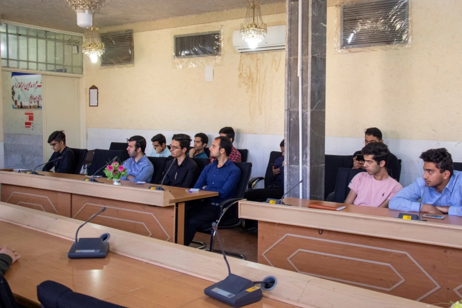 دوره ضمن خدمت فرهنگی _آموزشی ( یاران موعود)
 4