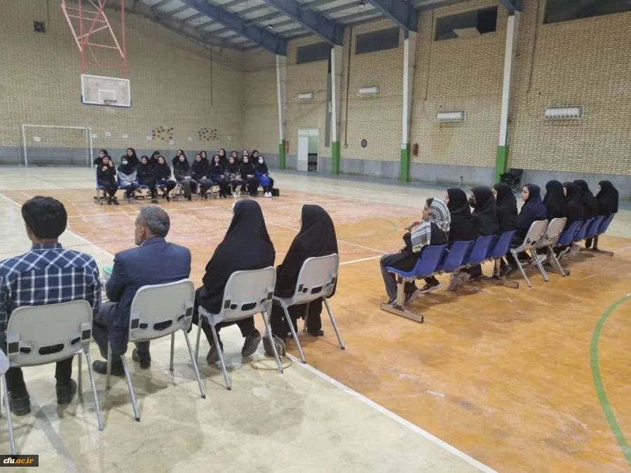 در پردیس بنت الهدی صدر بوشهر؛
لیگ والیبال درون پردیسی برگزار شد 4