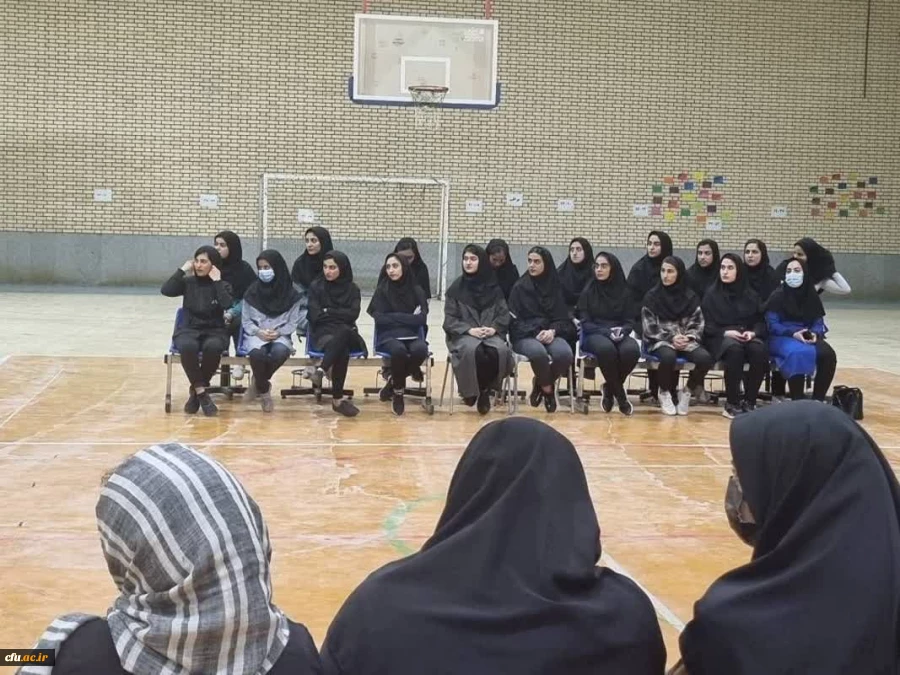 در پردیس بنت الهدی صدر بوشهر؛
لیگ والیبال درون پردیسی برگزار شد 6