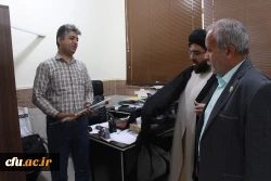 به مناسبت روز معلم؛
اساتید و کارکنان دانشگاه فرهنگیان با اهدای گل تجلیل شدند 4