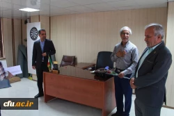 به مناسبت روز معلم؛
اساتید و کارکنان دانشگاه فرهنگیان با اهدای گل تجلیل شدند 8