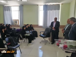 به مناسبت روز معلم؛
اساتید و کارکنان دانشگاه فرهنگیان با اهدای گل تجلیل شدند 21