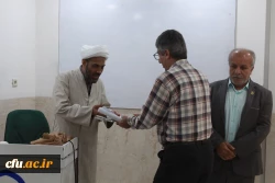 به مناسبت روز معلم؛
اساتید و کارکنان دانشگاه فرهنگیان با اهدای گل تجلیل شدند 13