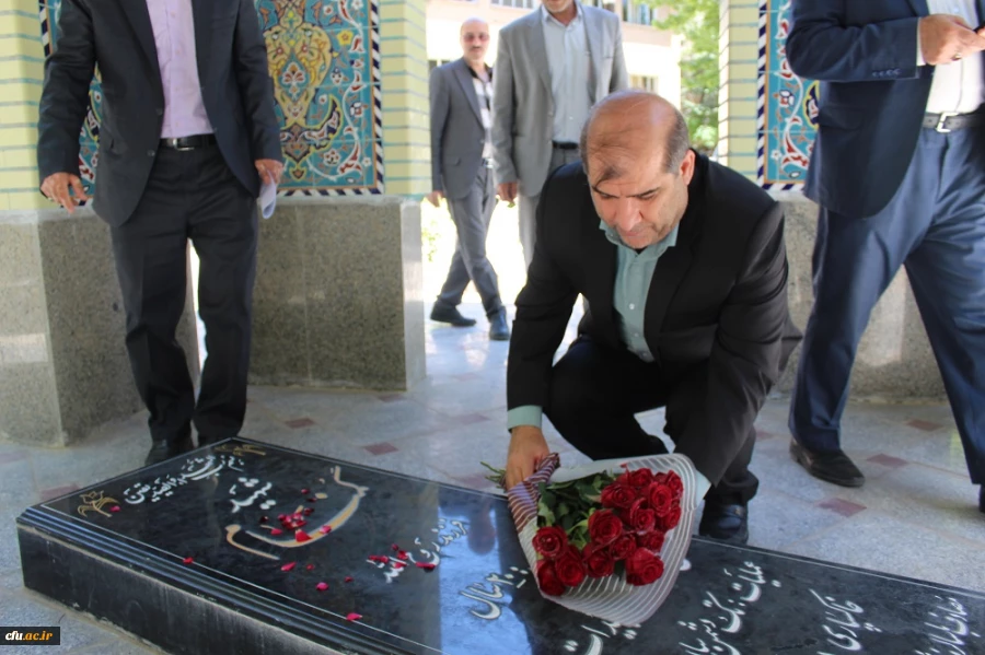 تبریک روز معلم وهفته سر آمدی آموزش به اساتید و دانشجو معلم دانشگاه فرهنگیان لرستان به روایت تصویر 3