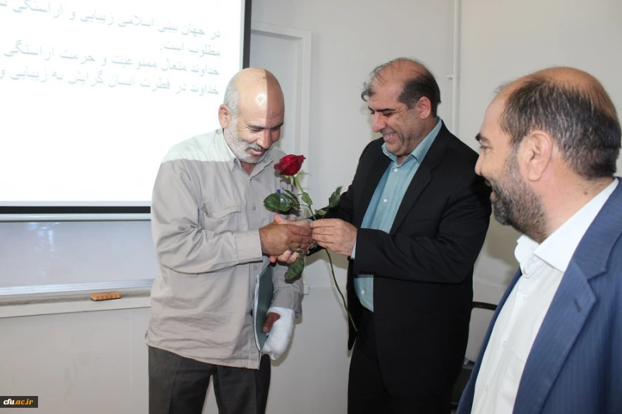 تبریک روز معلم وهفته سر آمدی آموزش به اساتید و دانشجو معلم دانشگاه فرهنگیان لرستان به روایت تصویر 6