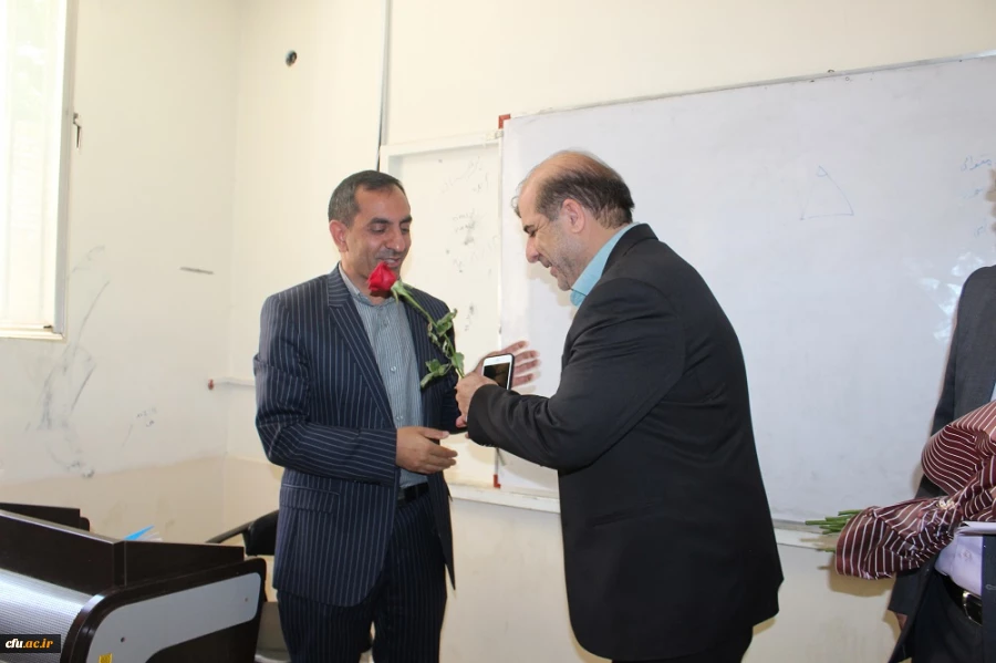 تبریک روز معلم وهفته سر آمدی آموزش به اساتید و دانشجو معلم دانشگاه فرهنگیان لرستان به روایت تصویر 7