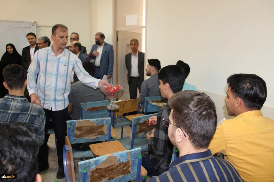 تبریک روز معلم وهفته سر آمدی آموزش به اساتید و دانشجو معلم دانشگاه فرهنگیان لرستان به روایت تصویر 10