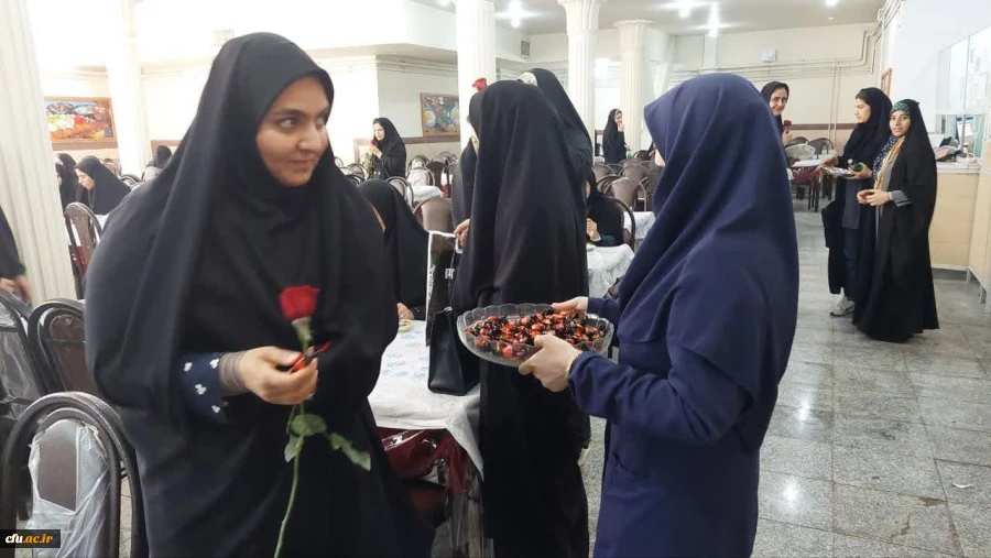 تبریک روز معلم وهفته سر آمدی آموزش به اساتید و دانشجو معلم دانشگاه فرهنگیان لرستان به روایت تصویر 14