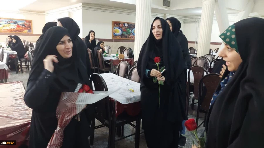 تبریک روز معلم وهفته سر آمدی آموزش به اساتید و دانشجو معلم دانشگاه فرهنگیان لرستان به روایت تصویر 18