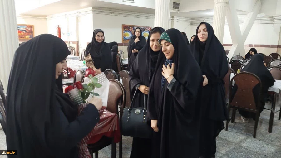 تبریک روز معلم وهفته سر آمدی آموزش به اساتید و دانشجو معلم دانشگاه فرهنگیان لرستان به روایت تصویر 19