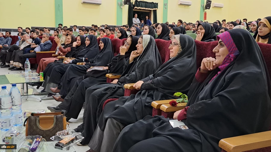 با حضور مسئولان و دانشجومعلمان برگزار شد؛
جشن باشکوه روز معلم دانشگاه فرهنگیان استان بوشهر 10