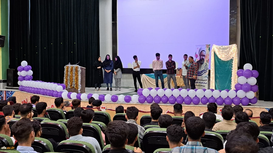 با حضور مسئولان و دانشجومعلمان برگزار شد؛
جشن باشکوه روز معلم دانشگاه فرهنگیان استان بوشهر 11