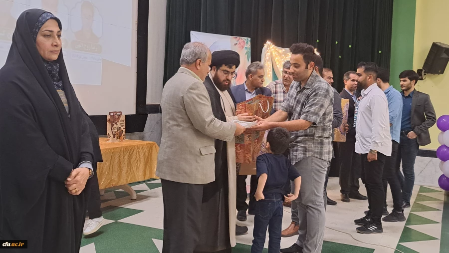 با حضور مسئولان و دانشجومعلمان برگزار شد؛
جشن باشکوه روز معلم دانشگاه فرهنگیان استان بوشهر 14