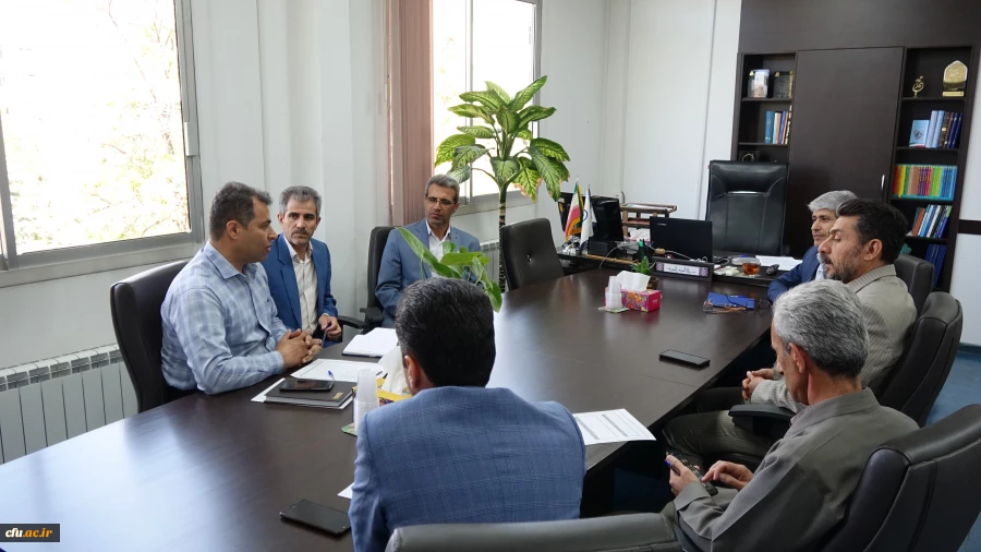 جلسه پرسش و پاسخ دانشجویان با رئیس و مسئولین
 4