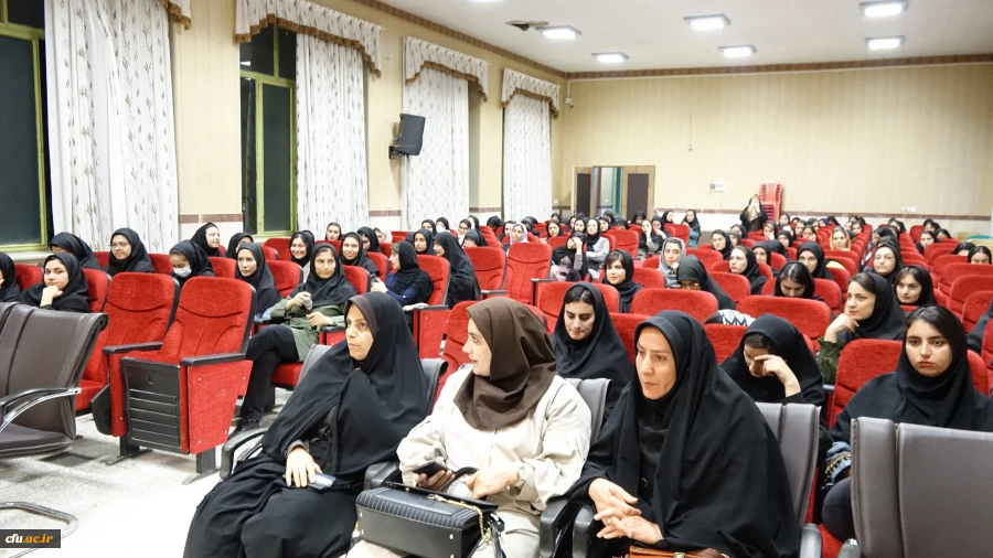 جلسه پرسش و پاسخ دانشجویان با رئیس و مسئولین
 5