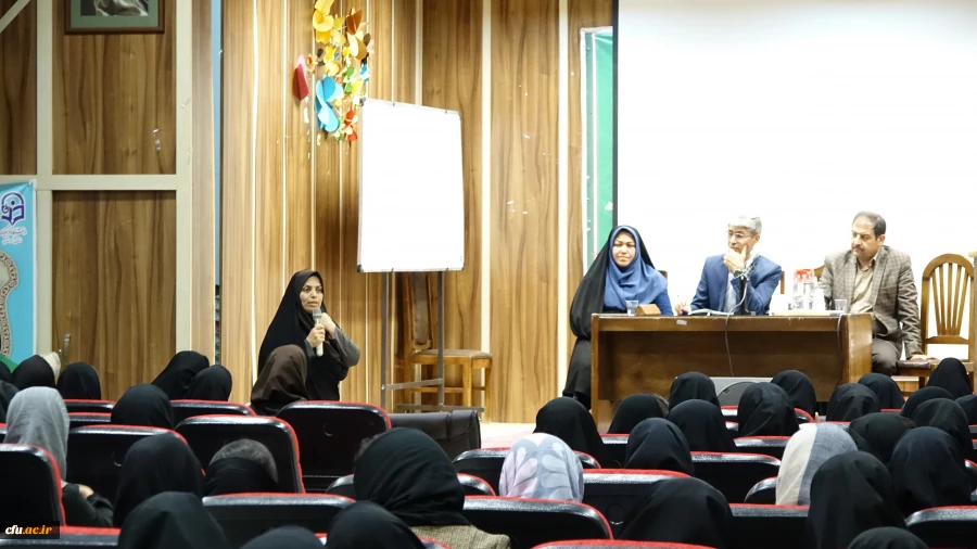 جلسه پرسش و پاسخ دانشجویان با رئیس و مسئولین
 11