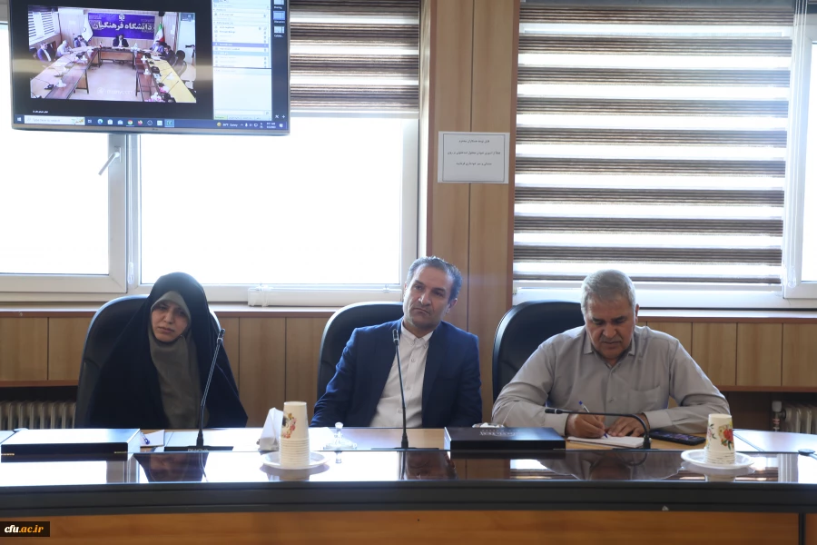 نشست معاونت آموزشی و تحصیلات تکمیلی دانشگاه با مسئولین استان فارس 3