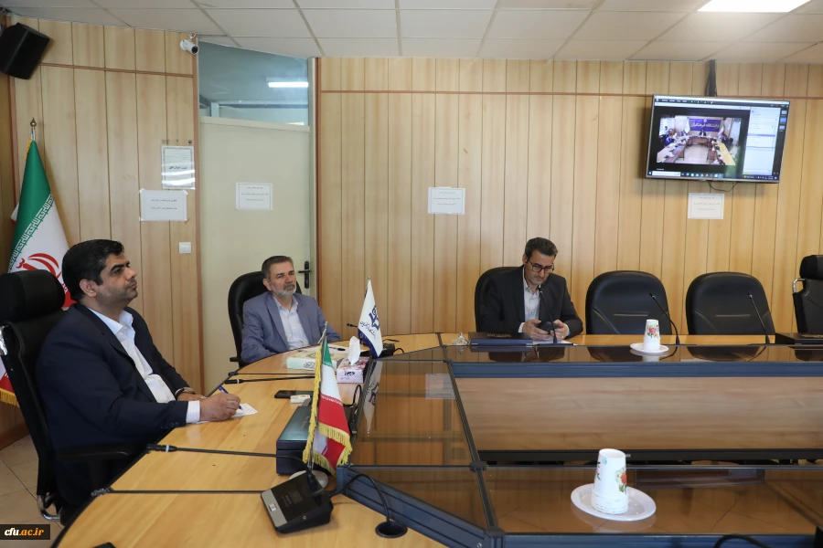 نشست معاونت آموزشی و تحصیلات تکمیلی دانشگاه با مسئولین استان فارس 4