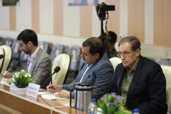 اگر کشور بخواهد پیشرفت واقعی داشته باشد باید به دانشگاه فرهنگیان توجه کند. 9