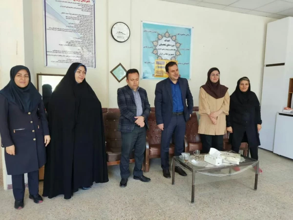 بازدید مسئولان و مدیران گروه های آموزشی دانشگاه فرهنگیان کردستان از مدارس مجری طرح کارورزی
 7