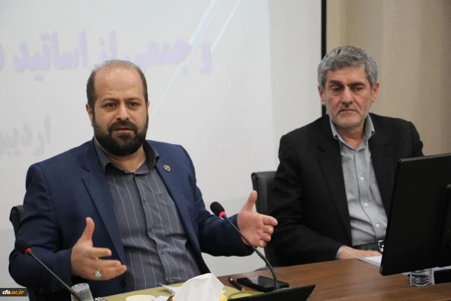 جلسه هم اندیشی رهیافت های نوین سواد آموزی در زیست بوم جدید  با حضور معاون وزیر، استاندار فارس، مدیریت دانشگاه فرهنگیان استان فارس و مدیر کل آموزش و پرورش فارس در شیراز برگزار شد.  3