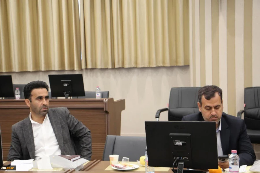 جلسه هم اندیشی رهیافت های نوین سواد آموزی در زیست بوم جدید  با حضور معاون وزیر، استاندار فارس، مدیریت دانشگاه فرهنگیان استان فارس و مدیر کل آموزش و پرورش فارس در شیراز برگزار شد.  4