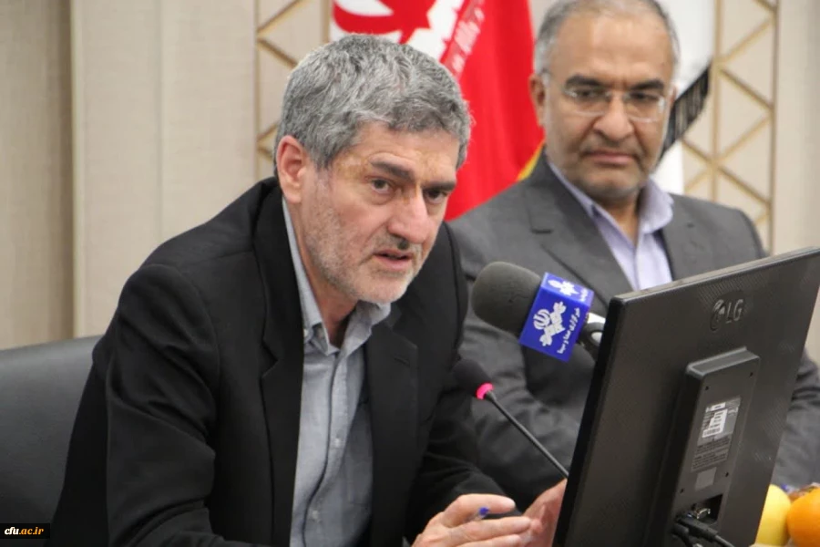 جلسه هم اندیشی رهیافت های نوین سواد آموزی در زیست بوم جدید با حضور معاون وزیر، استاندار فارس، مدیریت دانشگاه فرهنگیان استان فارس و مدیر کل آموزش و پرورش فارس برگزار شد.  2