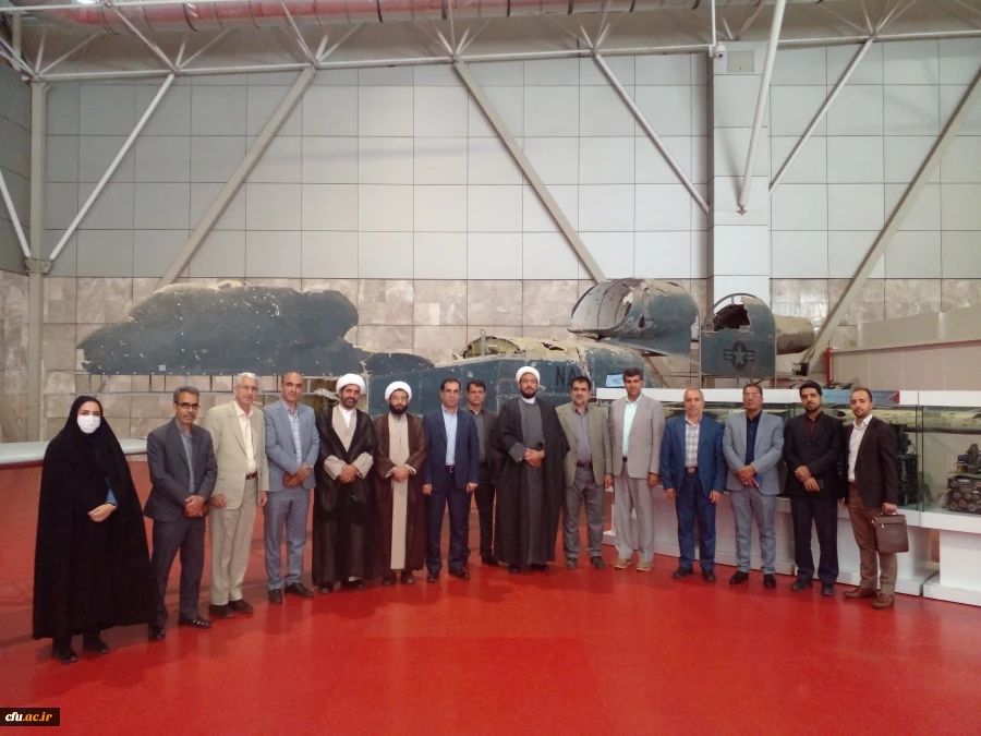 بازدید اعضای هیات علمی دانشگاه فرهنگیان استان مرکزی از پارک ملی هوافضای سپاه پاسداران
 3