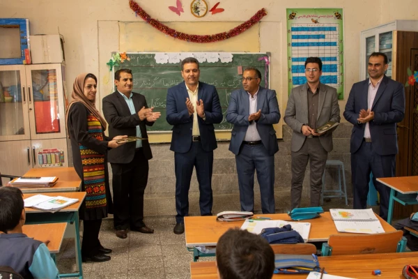 به مناسبت دهه سرآمدی آموزش انجام گرفت:
 7