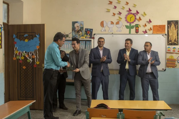 به مناسبت دهه سرآمدی آموزش انجام گرفت:
 8