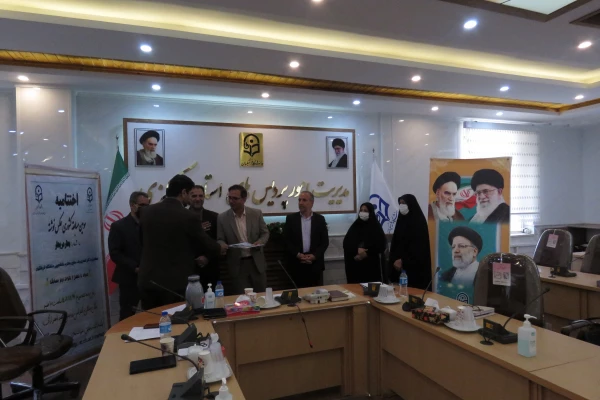 اختتامیه سومین مسابقه کشوری عکس نوشته
 5