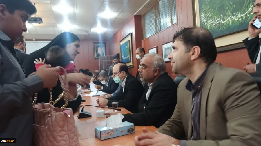 میز خدمت مدیرکل دادگستری استان فارس ویژه فرهنگیان در دانشگاه فرهنگیان استان فارس       2