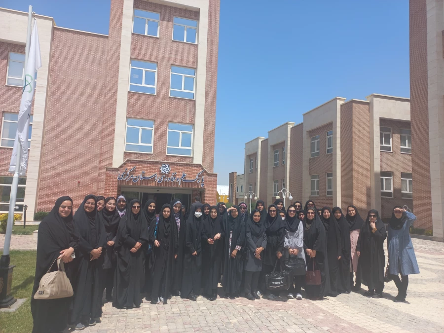 بازدید دانشجویان دانشگاه فرهنگیان استان مرکزی از پارک علم و فناوری
 3