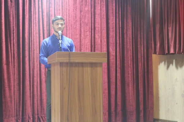 نشست صمیمی همکاران و دانشجومعلمان دانشگاه فرهنگیان خراسان شمالی با مشاور محترم ریاست دانشگاه فرهنگیان حجت الاسلام والمسلمین دکتر عابدی و مدیرکل محترم حراست سازمان مرکزی دانشگاه فرهنگیان جناب آقای دکتر قاسمی 6